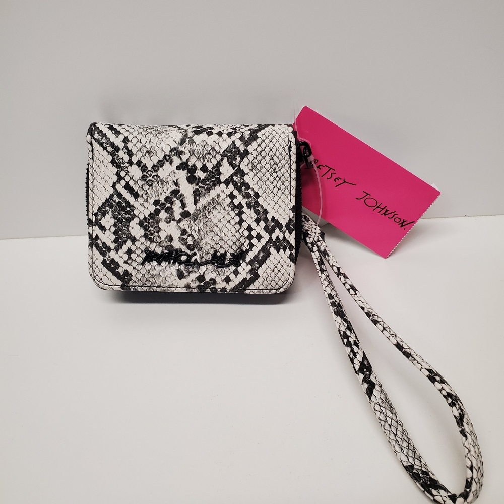 Betsey Johnson Zip-Around Bifold Wallet Wristlet NWT Faux Snakeskin / python